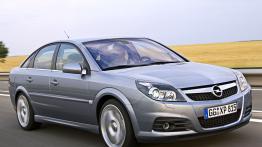 Opel Vectra Hatchback 2005 - widok z przodu