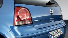 Volkswagen Polo 2005 - lewy tylny reflektor - wyłączony