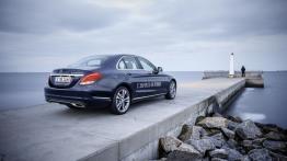 Mercedes klasy C 350 Plug-In Hybrid sedan (W 205) - prawy bok