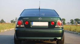 Japońskie BMW - Lexus IS (1999-2005)