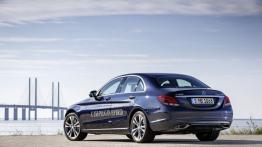 Mercedes klasy C 350 Plug-In Hybrid sedan (W 205) - widok z tyłu