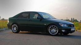 Japońskie BMW - Lexus IS (1999-2005)