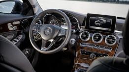 Mercedes klasy C 350 Plug-In Hybrid sedan (W 205) - kokpit