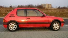 Peugeot 205 - prawy bok