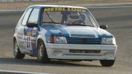 Peugeot 205 - przód - reflektory wyłączone