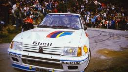 Peugeot 205 - przód - reflektory wyłączone