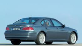 BMW Seria 7 E65 2005 - widok z tyłu