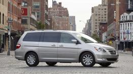 Honda Odyssey Touring 2006 - prawy bok