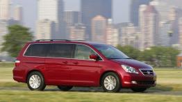 Honda Odyssey Touring 2006 - prawy bok