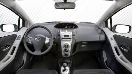 Toyota Yaris 2006 - pełny panel przedni