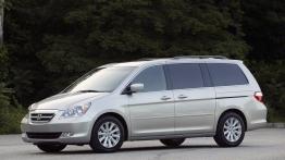 Honda Odyssey Touring 2006 - lewy bok