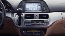 Honda Odyssey Touring 2006 - konsola środkowa