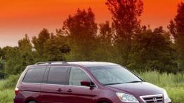 Honda Odyssey Touring 2006 - prawy bok