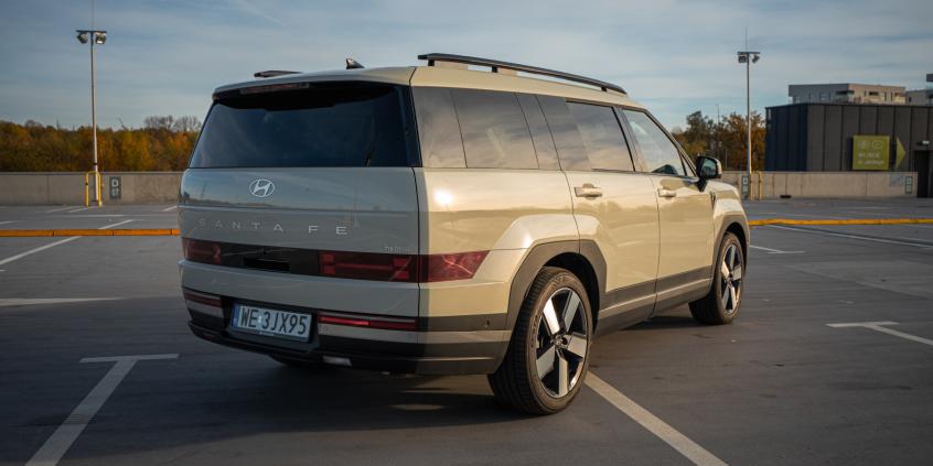 Hyundai Santa Se 1.6 T-GDI HEV Platinum 4WD to najlepszy koreański SUV, choć nie każdy tak uważa