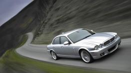 Jaguar XJ 2007 - widok z przodu