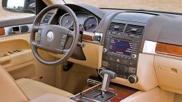 Volkswagen Touareg 2007 - kokpit