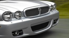 Jaguar XJ 2007 - widok z przodu