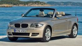 BMW Seria 1 E88 2007 - widok z przodu