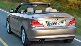 BMW Seria 1 E88 2007 - widok z tyłu