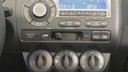 Honda Fit Sport 2007 - konsola środkowa