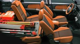 Kia Sportage 2007 - tylna kanapa złożona, widok z boku