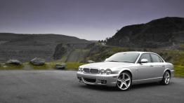 Jaguar XJ 2007 - widok z przodu