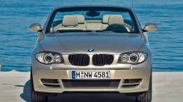 BMW Seria 1 E88 2007 - widok z przodu