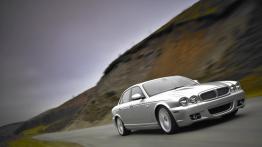 Jaguar XJ 2007 - widok z przodu