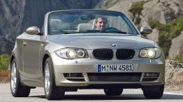 BMW Seria 1 E88 2007 - widok z przodu