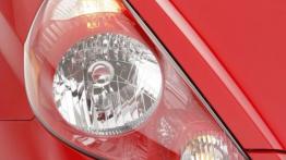 Honda Fit Sport 2007 - prawy przedni reflektor - włączony