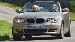 BMW Seria 1 E88 2007 - widok z przodu