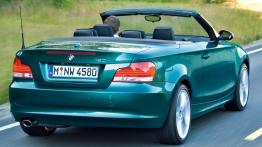 BMW Seria 1 E88 2007 - widok z tyłu