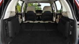 Citroen C4 Grand Picasso 2007 - tylna kanapa złożona, widok z bagażnika