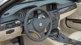 BMW Seria 3 E93 2007 - pełny panel przedni