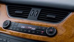 Mercedes CLS 2008 - konsola środkowa