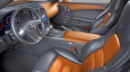 Chevrolet Corvette Coupe 2008 - widok ogólny wnętrza z przodu