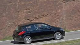 Nissan Tiida 2008 - prawy bok