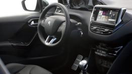 Peugeot 208 - kokpit