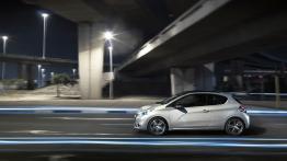 Peugeot 208 - lewy bok