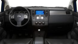 Nissan Tiida 2008 - pełny panel przedni