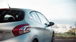 Peugeot 208 - tył - inne ujęcie