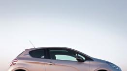 Peugeot 208 - prawy bok