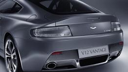 Aston Martin V12 Vantage 2009 - widok z tyłu