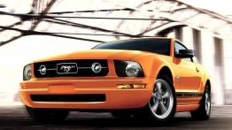Ford Mustang 2009 - widok z przodu