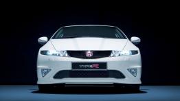 Honda Civic Type R 2009 - przód - reflektory włączone