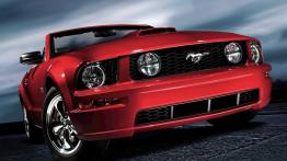 Ford Mustang 2009 - widok z przodu