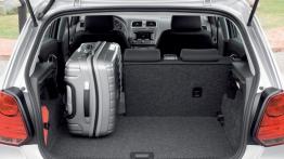 Volkswagen Polo 2009 - tył - bagażnik otwarty