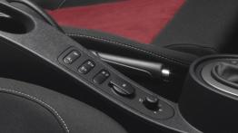 Seat Leon FR 2009 - tunel środkowy między fotelami