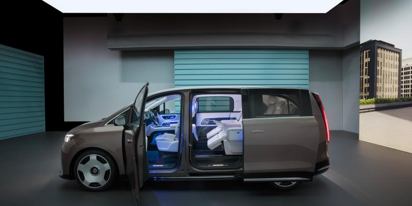 Mercedes VLE 2026 to szczyt luksusu w skórze vana. Ma kino 8K, technologię 800V i zwrotność auta miejskiego