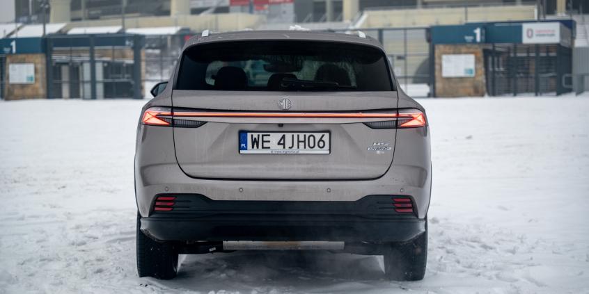 Porównanie: MG HS Hybrid+ Exclusive vs Nissan Qashqai e-Power Tekna+. Która hybryda lepsza?